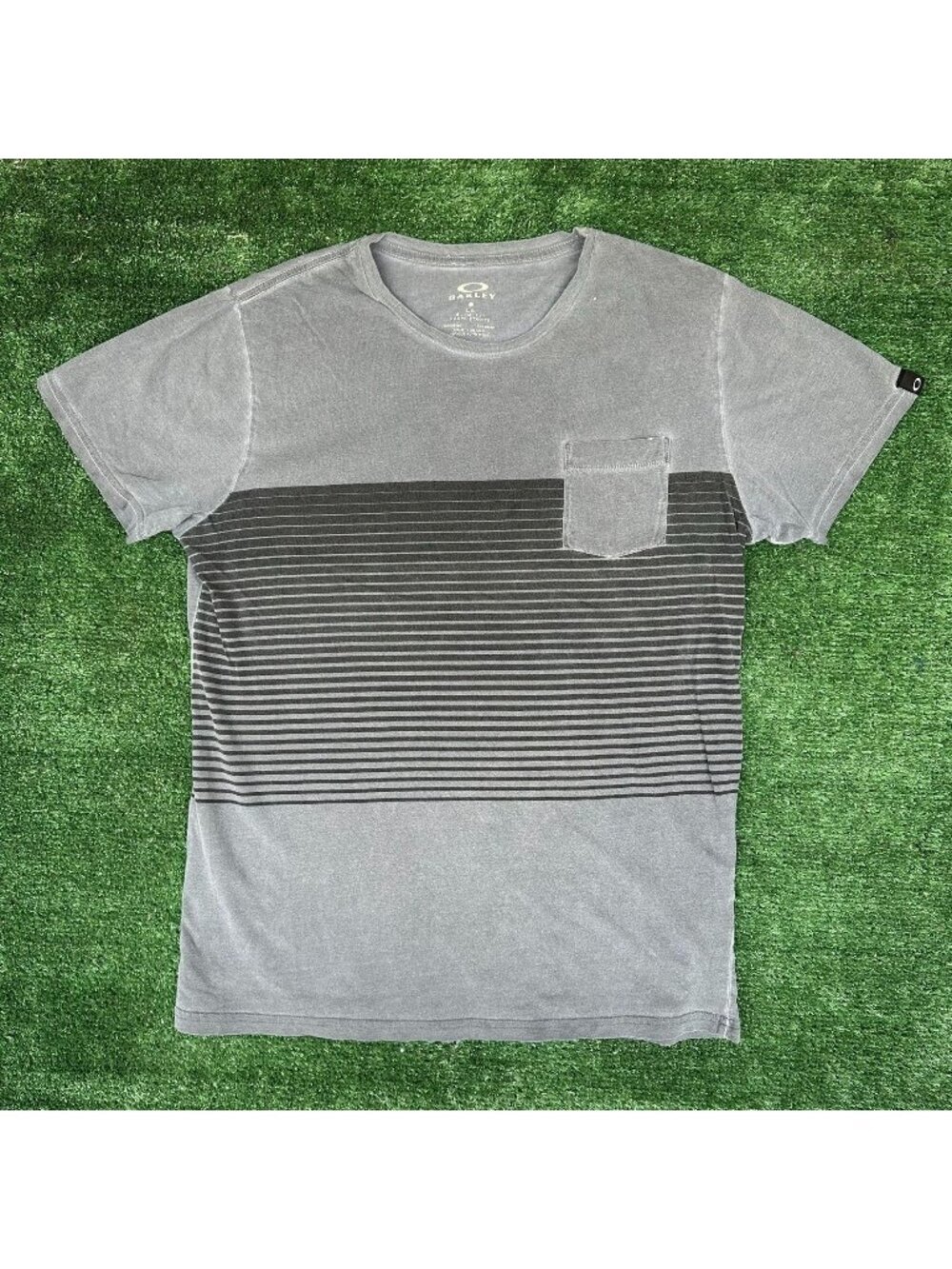 Oakley Icon Stripe Gradient Pocket T-Shirt Gorpcore Surf Skate Gray L Slim Fit